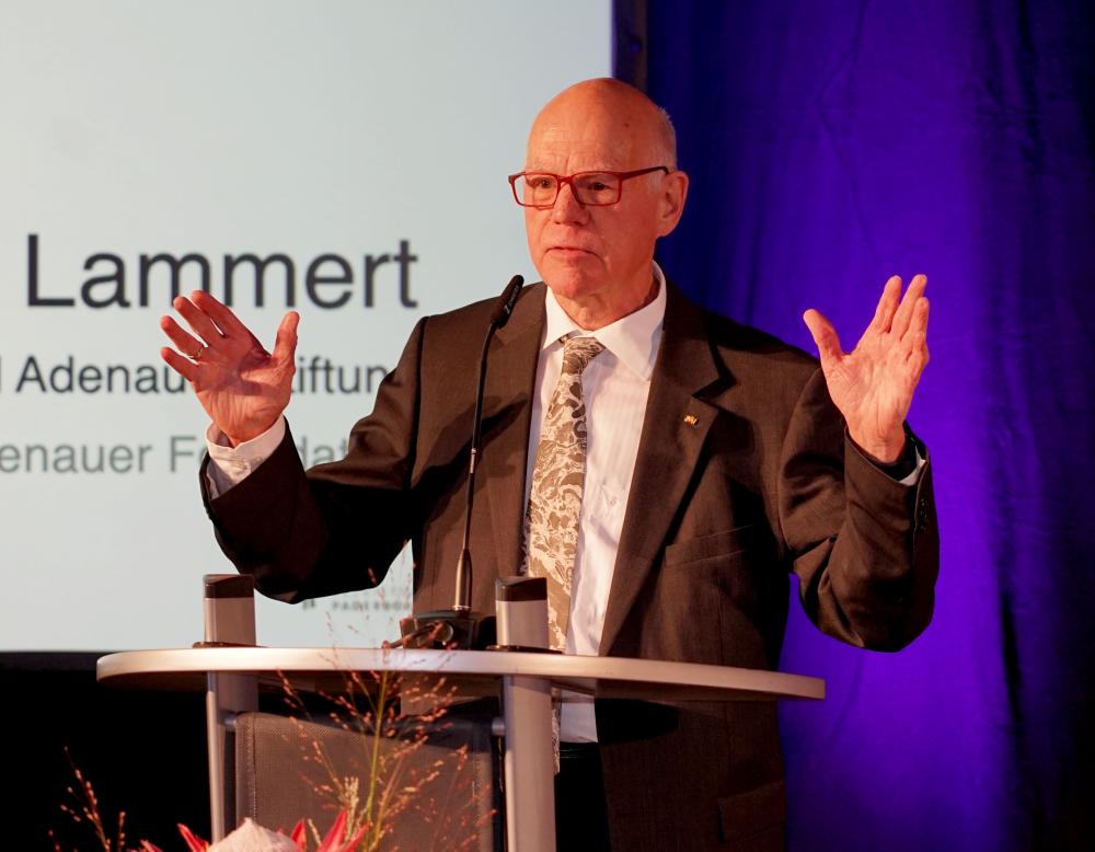 Prof. Dr. Norbert Lammert hielt den Festvortrag in der Zeche Hansemann beim Jubiläum der Kommende Dortmund. Foto: Michael Bodin / Erzbistum Paderborn