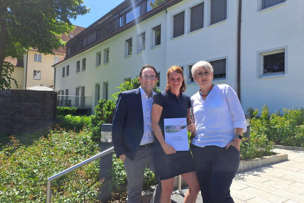 Das Umweltteam der Kommende Dortmund (v.l.): Robert Kläsener, die Umweltmanagementbeauftragte Ramona Gräwe-Reich und Claudia Preker. 